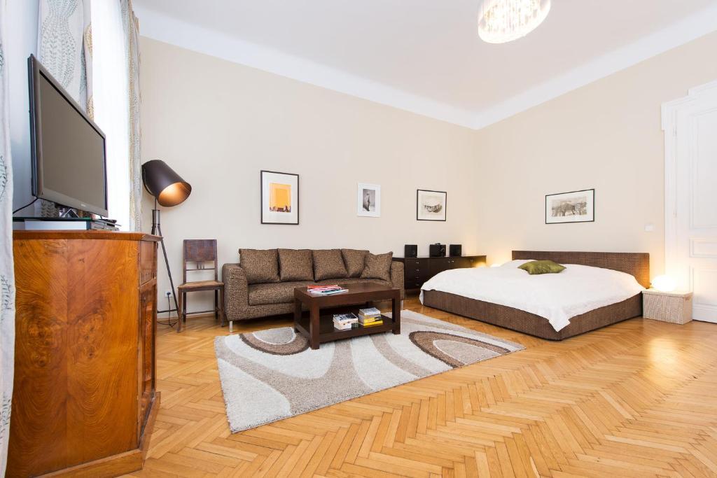 Rosa Linde - Comfort Rooms Wien Rum bild
